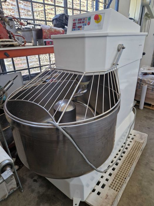 Amassadeira Espiral Ferneto - 80kg de farinha - 2 velocidades