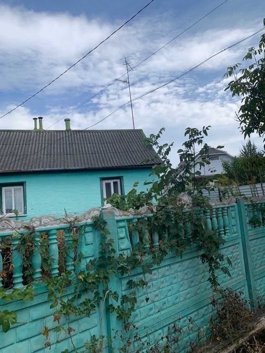 Продам Будинок біля річки в затишному районі   ( район Бровар)