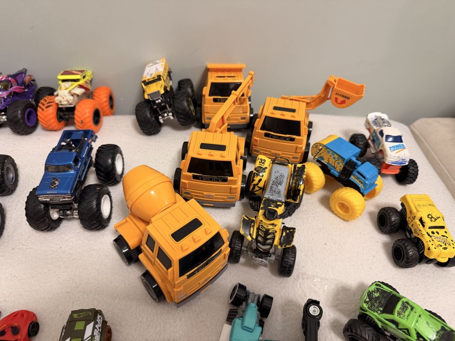 HotWheels, Хотвілс машинки монстртраки