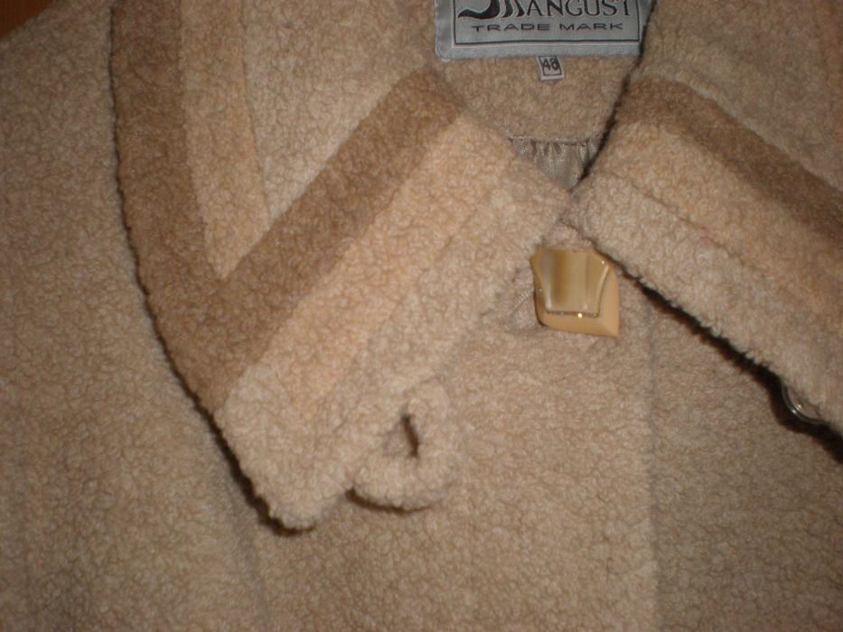 Дубленка , полушубок, натуральный мех. Пальто  букле.