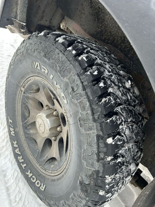 Мітсубісі L200 пікап; 2,5л дизель; 2002 року; повний привід.