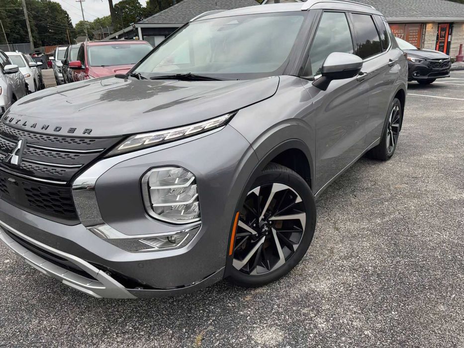 Mitsubishi Outlander      2022