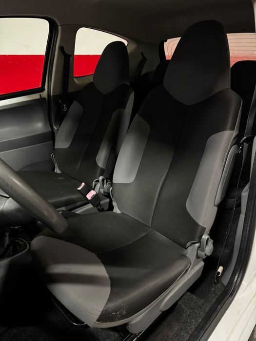 Peugeot 107 radio 2din 2009 faço financiamento