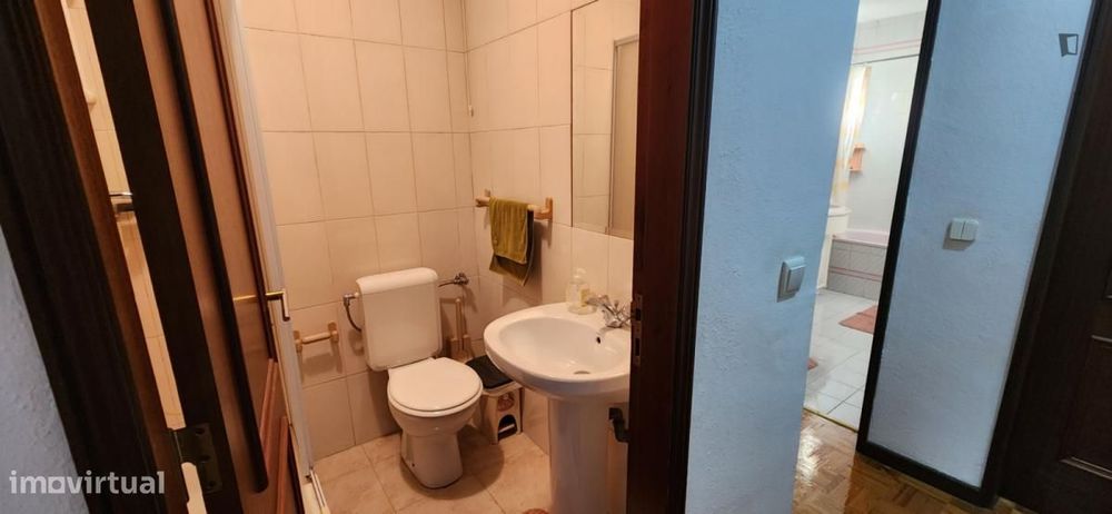 Quarto - localizado em Alvalade Lisbon