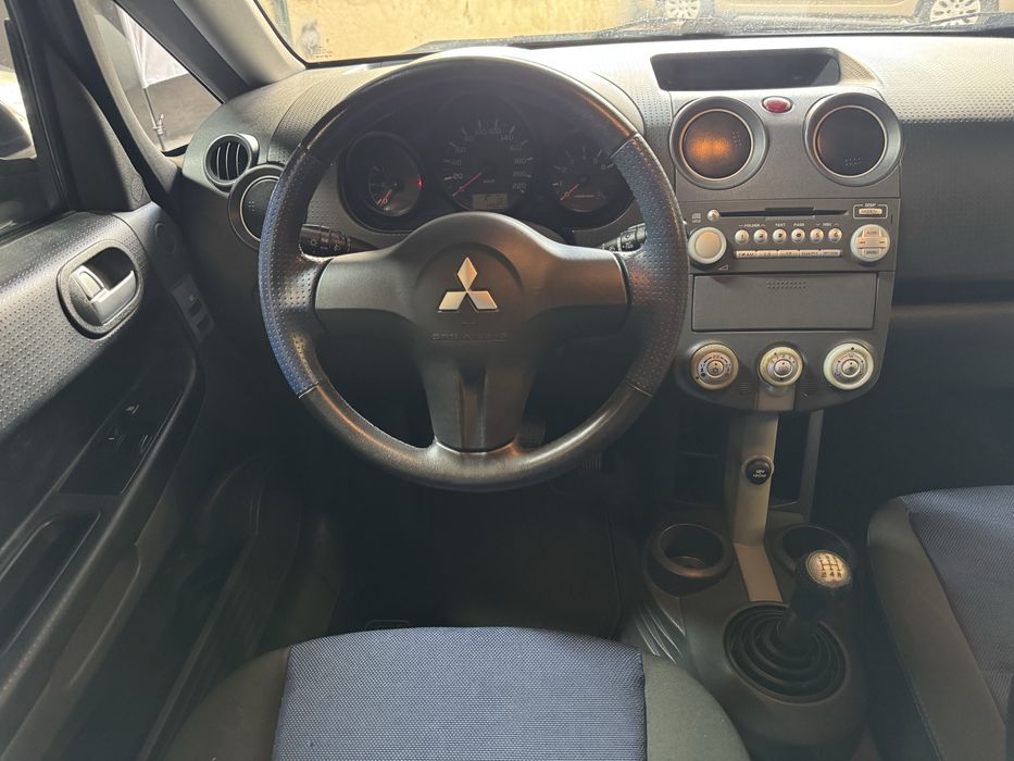 Mitsubichi Colt 1.3 Invite 95cv - Gasolina- Apenas 145 milkm