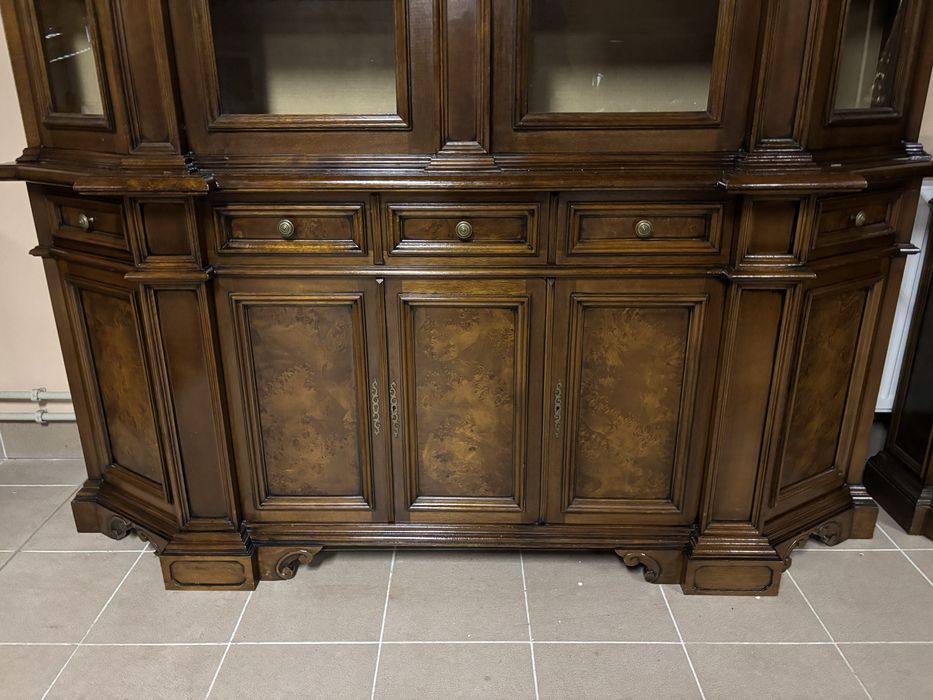 Włoska Stylowa Witryna Kredens Bliblioteczka Ludwik Barok Czeczot