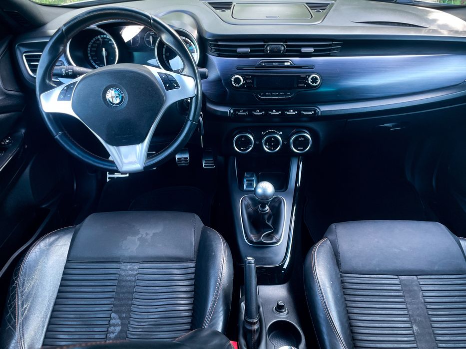 Alfa Romeo Aceit. Titulo/Passaporte/ S.Fiador