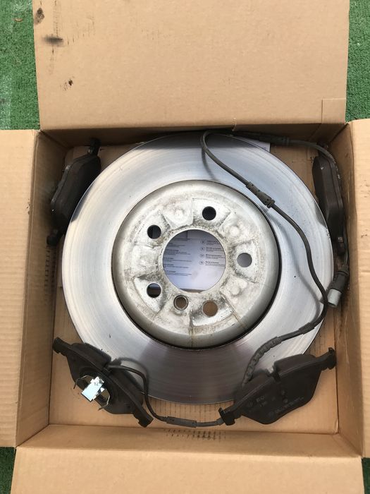 Discos e pastilhas de travao dienteiros de BMW 530D 2012