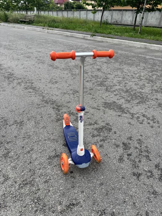 Дитячий самокат трьохколісний