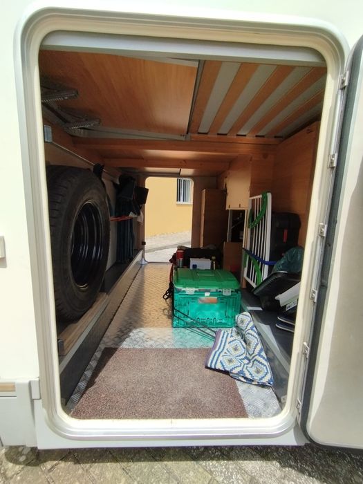Autocaravana impecável camas gémeas