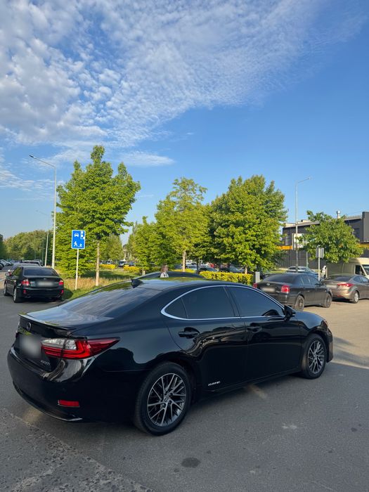 Здам в оренду Lexus ES300h 2016 року— гібрид на газу!