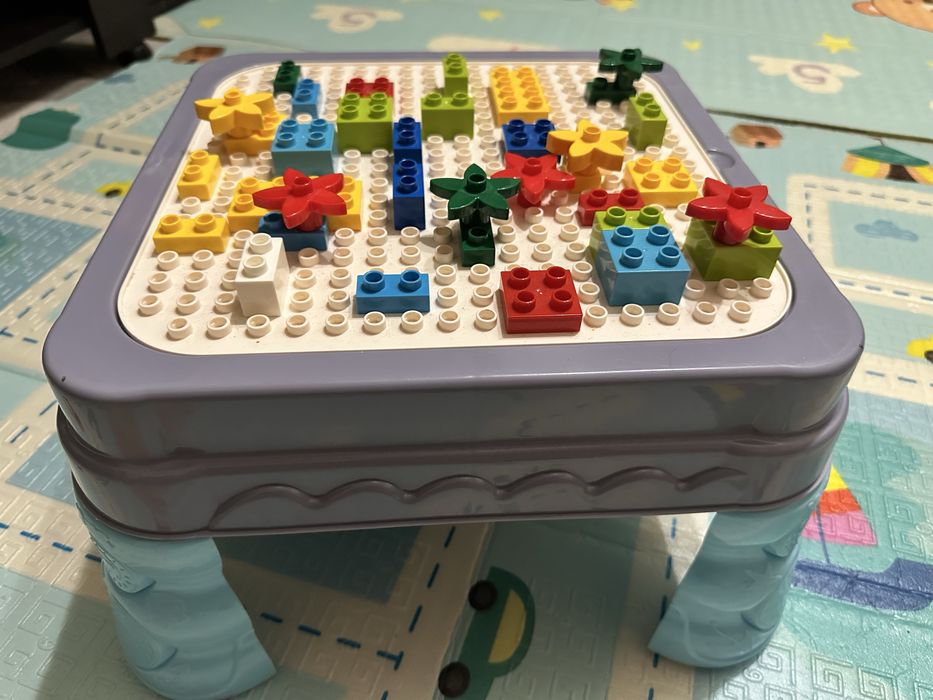 Дитячий ігровий столик