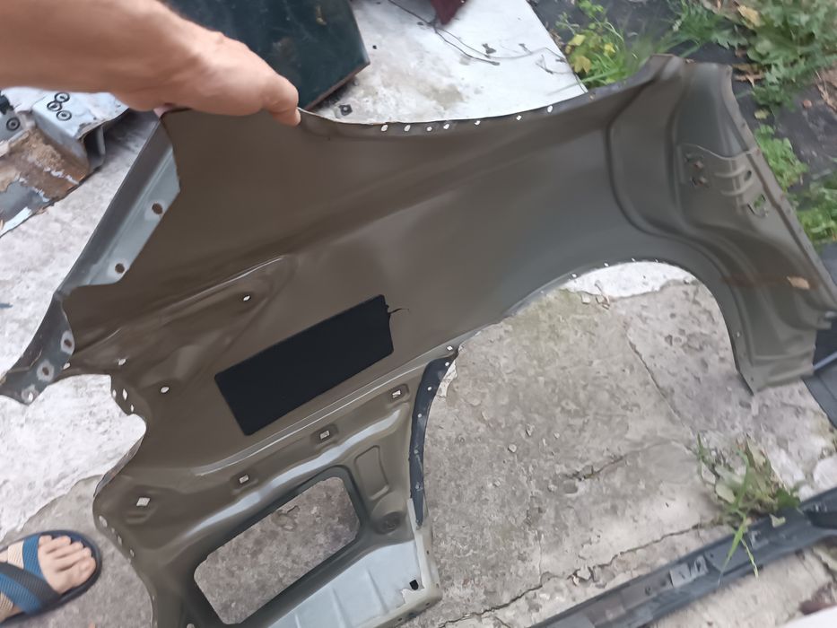 Крило Subaru outback