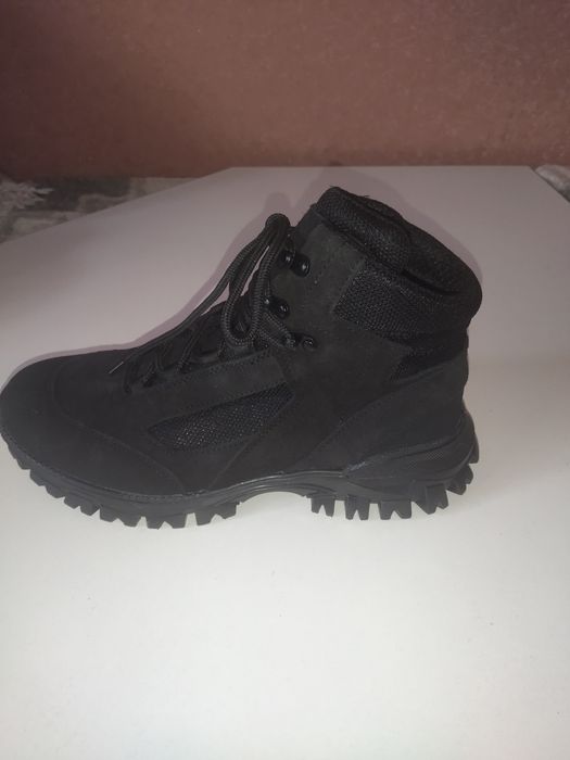 Тактические кроссовки чёрные 42 размер.