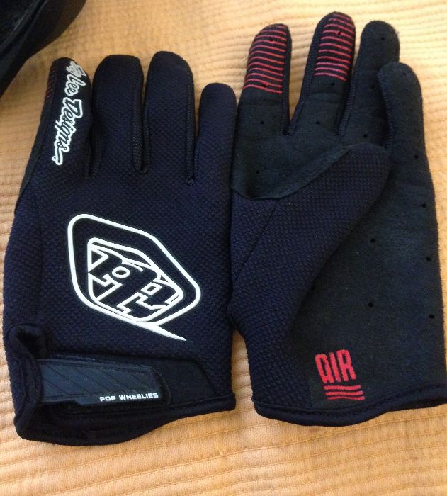 Troy Lee Black Air Gloves, Size M