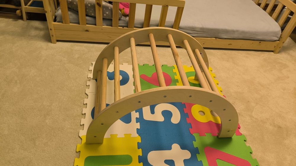 Triângulo de Pikler Montessori em Madeira - Como Novo