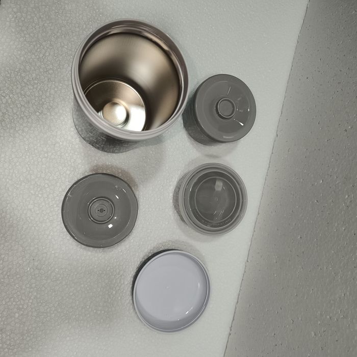 Termo Nuvita 1200ml Muito Bom estado

Muito Bom estado.