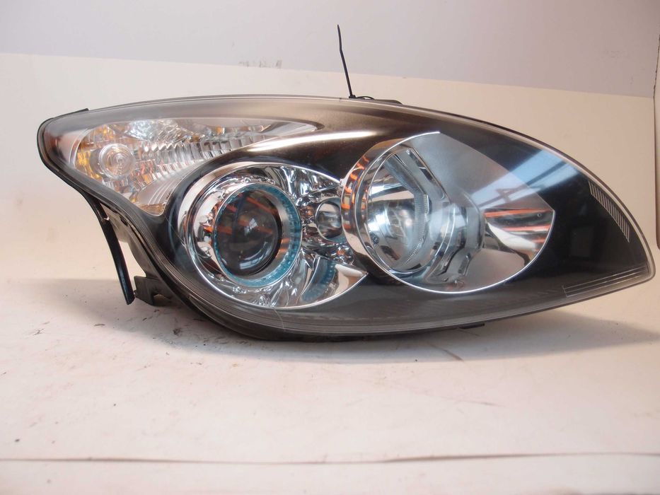 Reflektor prawy Hyundai I30 Lift 2010r.