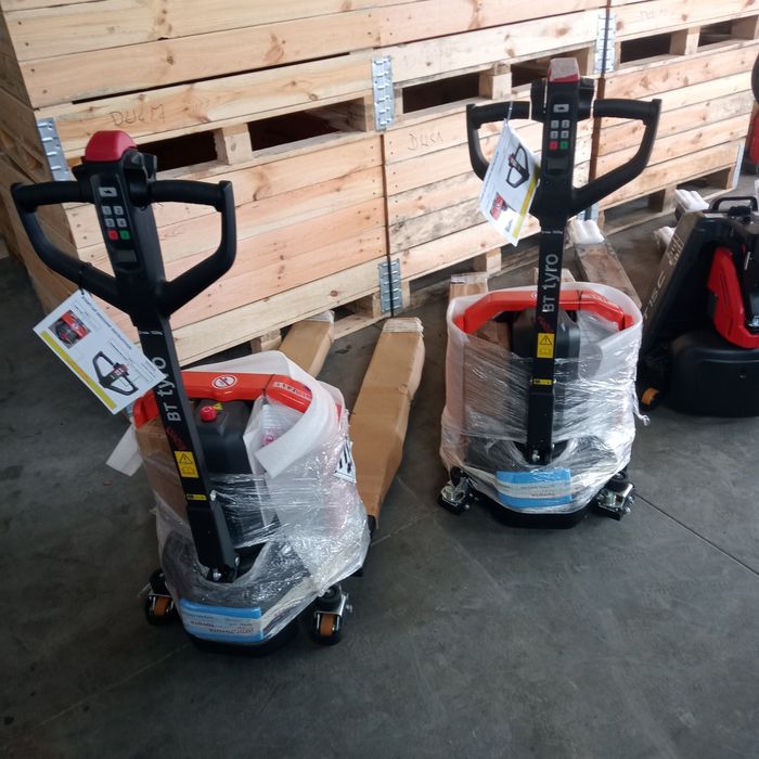 Paleciak elektryczny Linde, Toyota