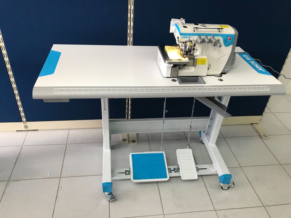 Máquina de Costura de Corte Cose (Overlock) Jack E4S Nova