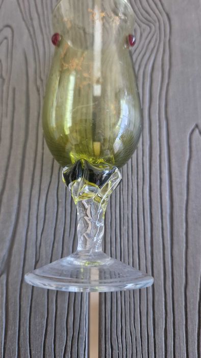 Copo de pé verde, vidro vintage