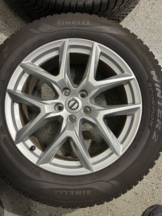 Oryginalne koła zimowe FELGI 18 VOLVO XC60 II Pirelli 235/60R18 2025r. 7,5mm jak NOWE
