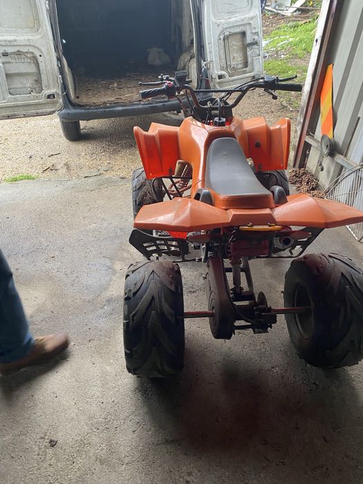 Moto 4 110cc em bom estado