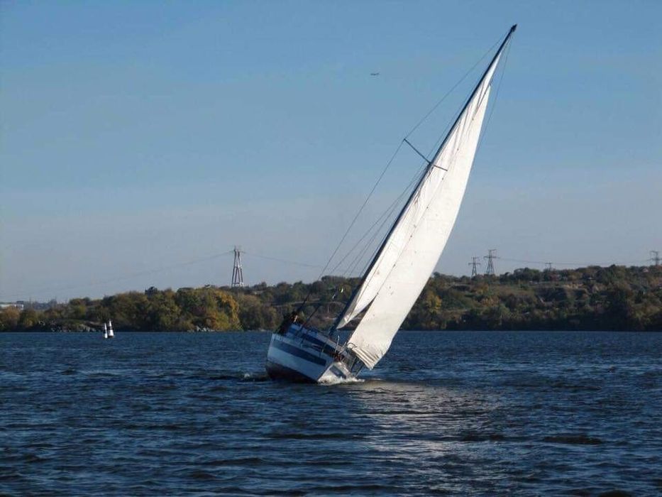 Яхта парусная крейсерская. вартість обговорюється