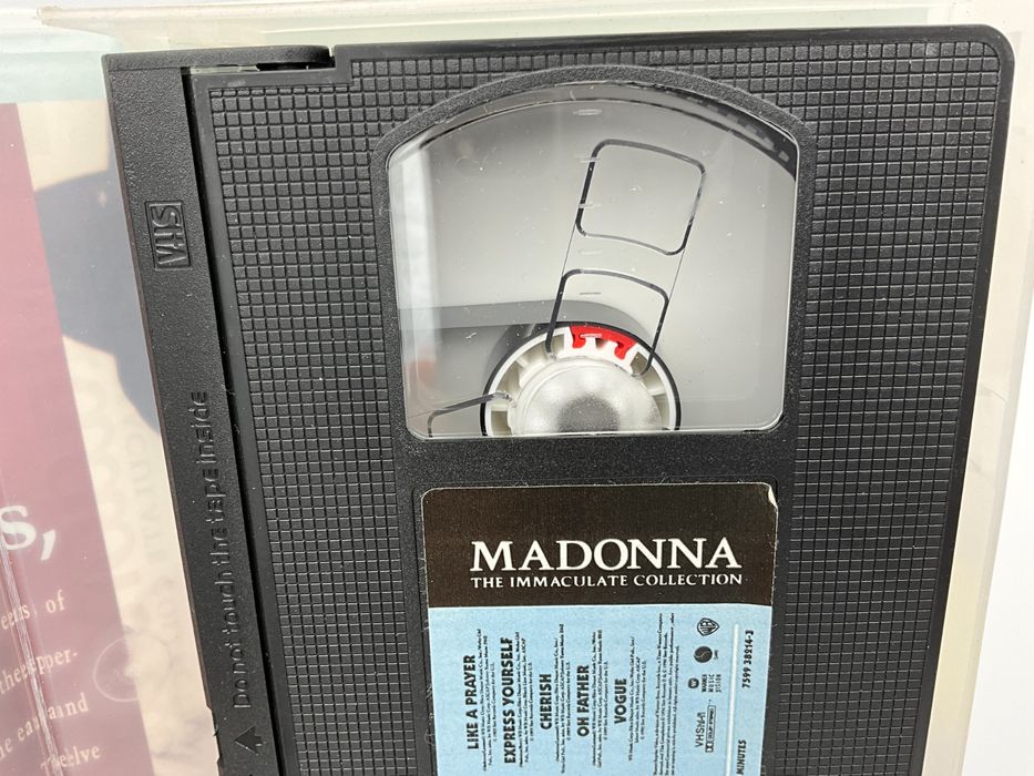 Madonna The Immaculate Collection VHS, Muzyczny 1990
