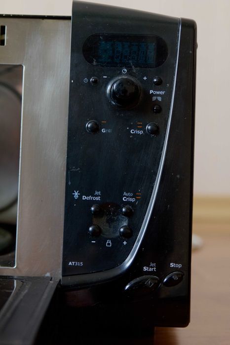 Мікрохвильова піч Whirlpool AT 315 BL