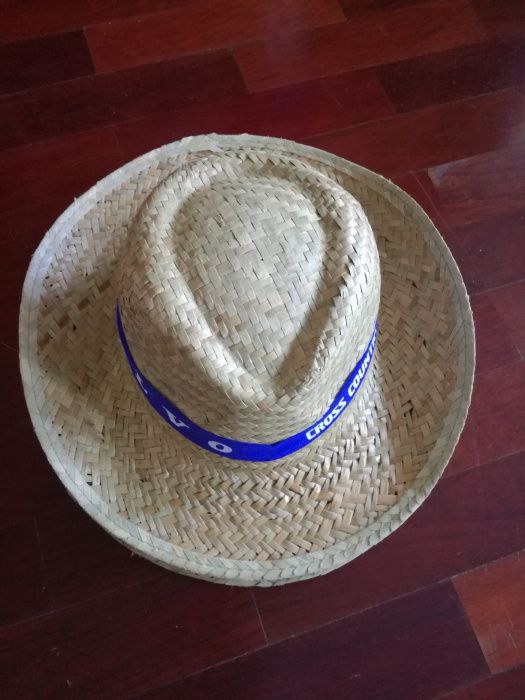 Chapeu de palha Volvo Novo