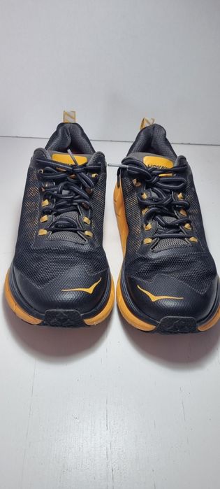 Hoka 42.       .