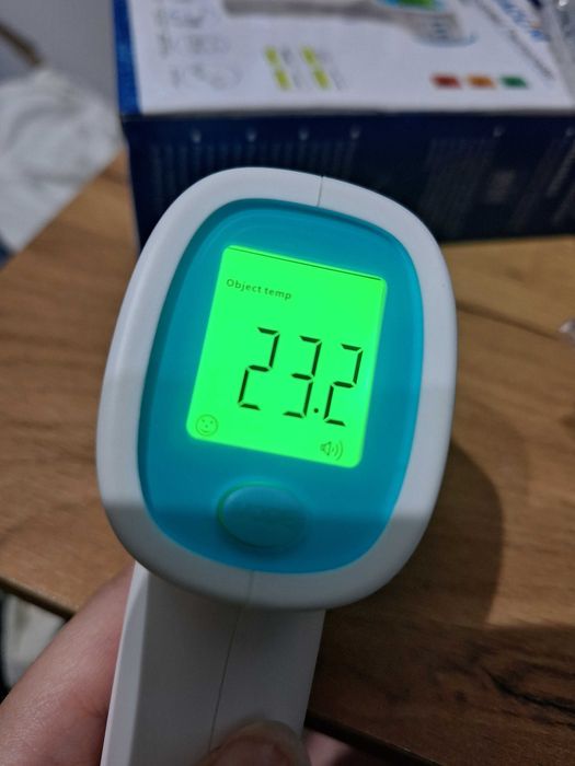 nowy termometr bezdotykowy pomiar temp ciała i przedmiotów