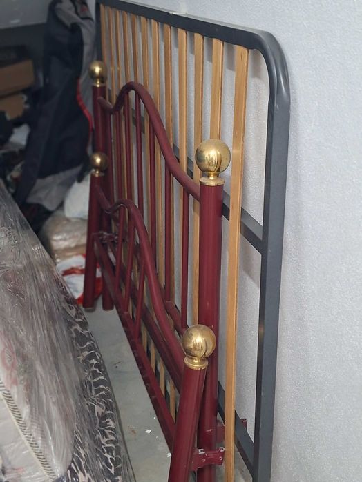 Cama casal semi-nova