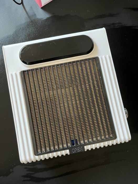 Витяжка для манікюру і педикюру з нера-фільтром 80 вт