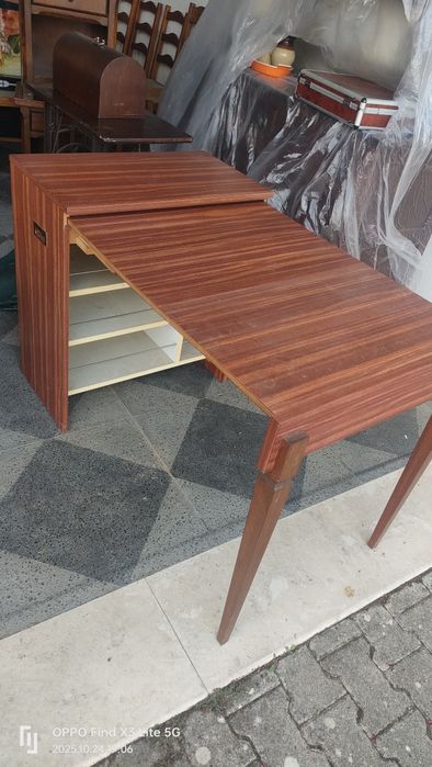 Mesa de televisão com prolongamento