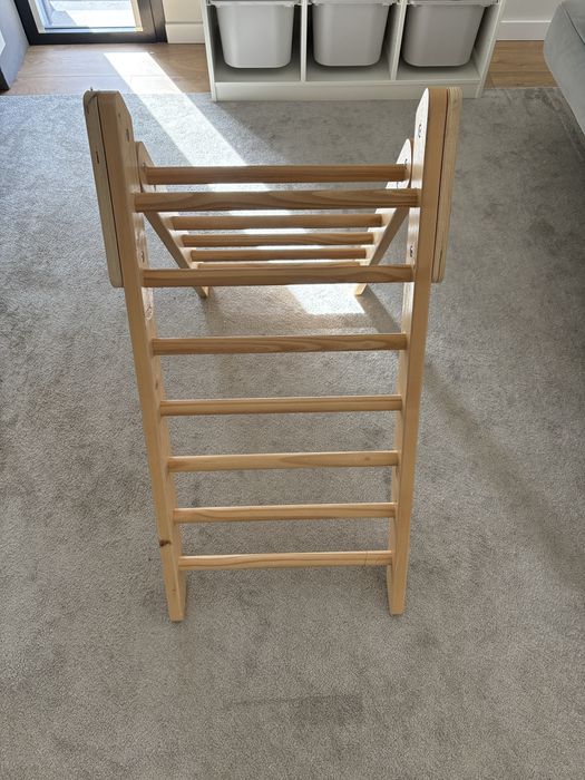 Triângulo pikler com rampa