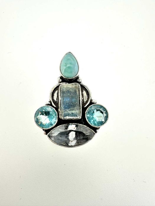 Pierścionek kamień naturalny
larimar, kyanit, topaz. Próba 925
