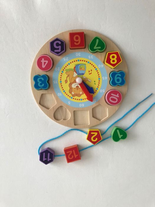Годинничок шнурівка дерев’яні іграшки годинник