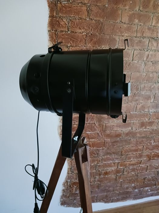 Candeeiro pé alto