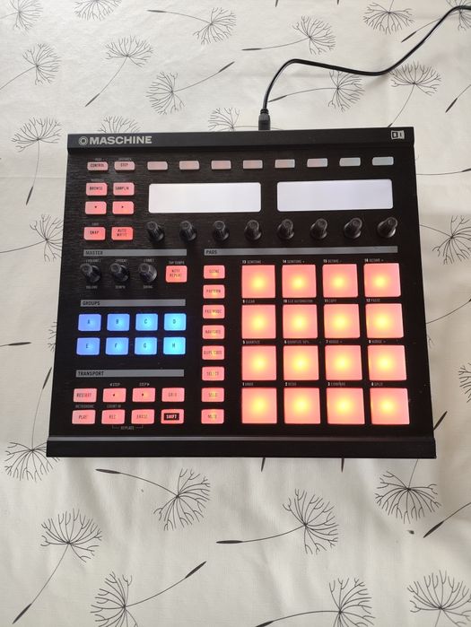 DJ-контролер Native Instruments Maschine MK1/Traktor Kontrol X1