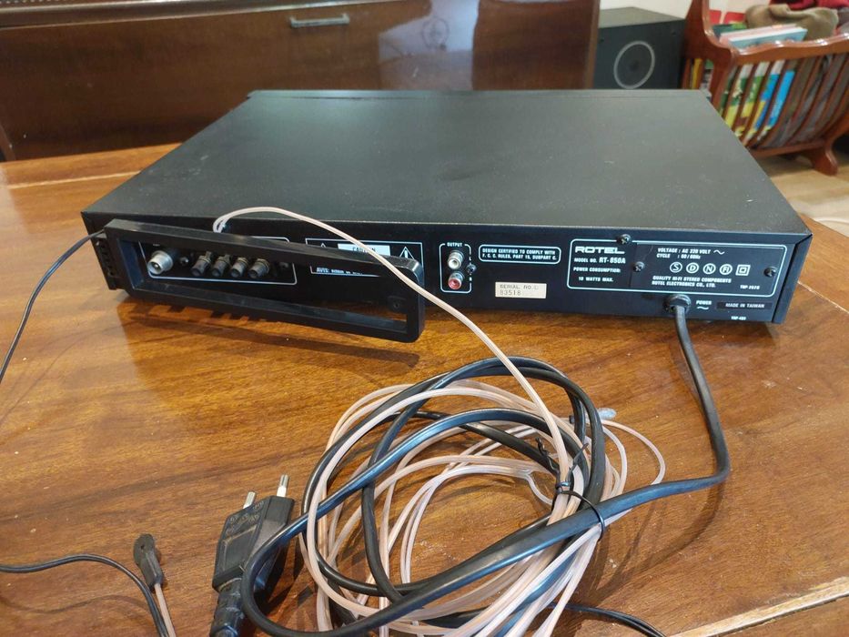 Rotel RT-850A — Sintonizador FM/AM