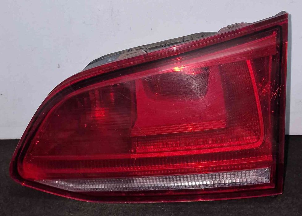 Farolim da Mala Direito 5G9945094D - VW GOLF VII Variant