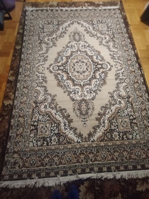 Килим зелений , бежевий