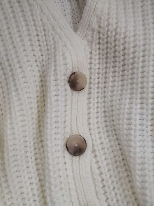 Жіночий кардиган.