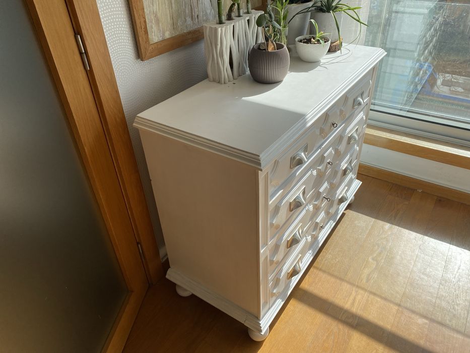 Comoda antiga em otimo estado- Novo Preço