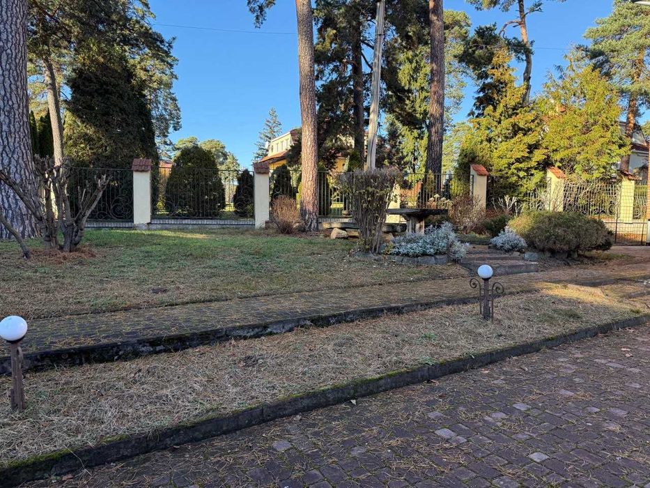 Оренда будинку у Брюховичах біля лісу