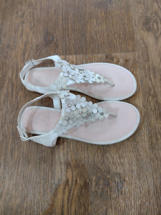 Босоніжки для дівчинки