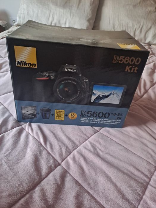 Câmara Nikon D5600