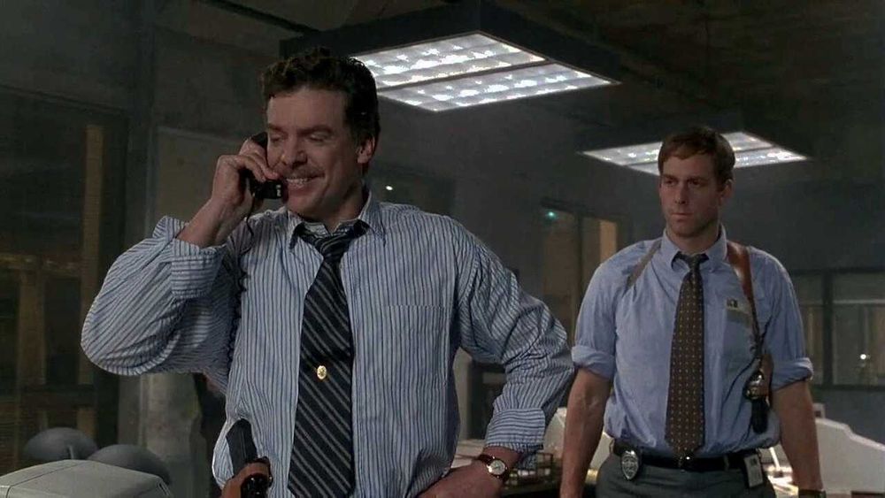 PRESA FÁCIL (William Baldwin/Cindy Crawford) Eles estão em fuga...